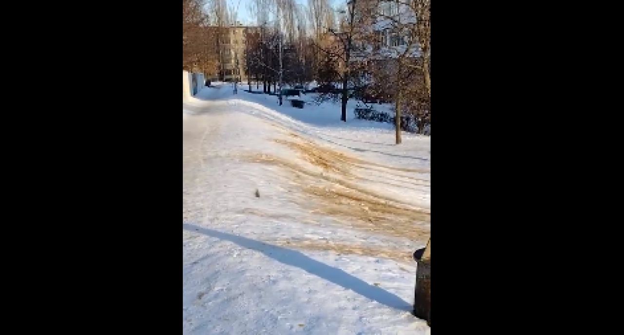 Камера горка. Горки засыпали песком. Липецк горка. Несанкционированные горки. Горка засыпан песком.
