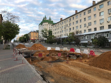 Липчанка спасла автобус от падения в яму на улице Советской 