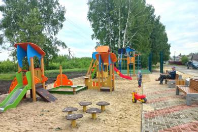 Новая детская площадка будет радовать жителей Добровского района