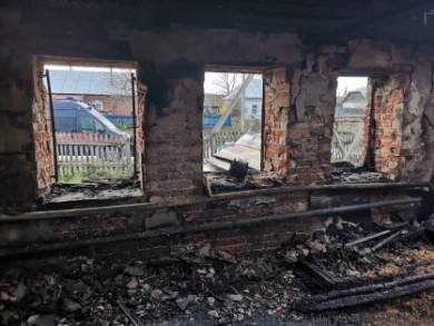В Липецкой области на пожаре погиб ребёнок из многодетной семьи