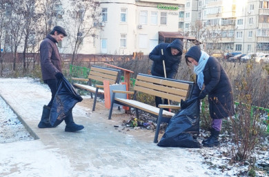 Липчане собрали мусор в Октябрьском округе города