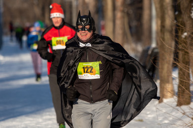 В Липецке провели забег супергероев на 25-градусном морозе