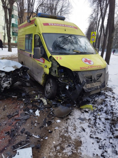Медики скорой помощи пострадали в ДТП в Липецке