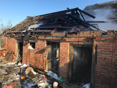 Из-за обстрела ВСУ в белгородском селе загорелись две постройки