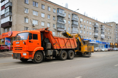 В Липецке активно проводят ямочный ремонт дорог