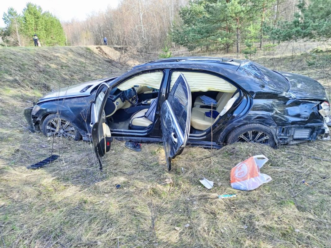 Мужчина погиб в перевернувшемся под Липецком «Мерседесе» | 10.04.2023 |  Липецк - БезФормата