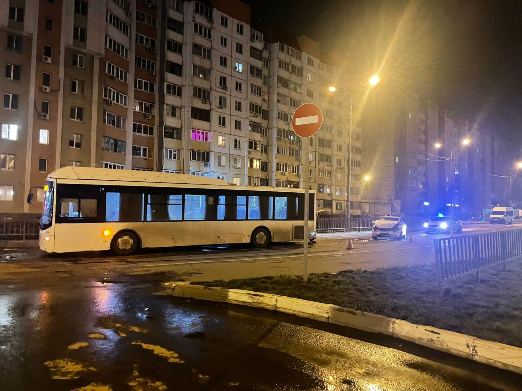 Пассажирка пострадала в ДТП с автобусом в Липецке | 14.04.2023 | Липецк -  БезФормата