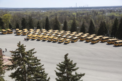 Липецкая область получила 50 новых школьных автобусов 