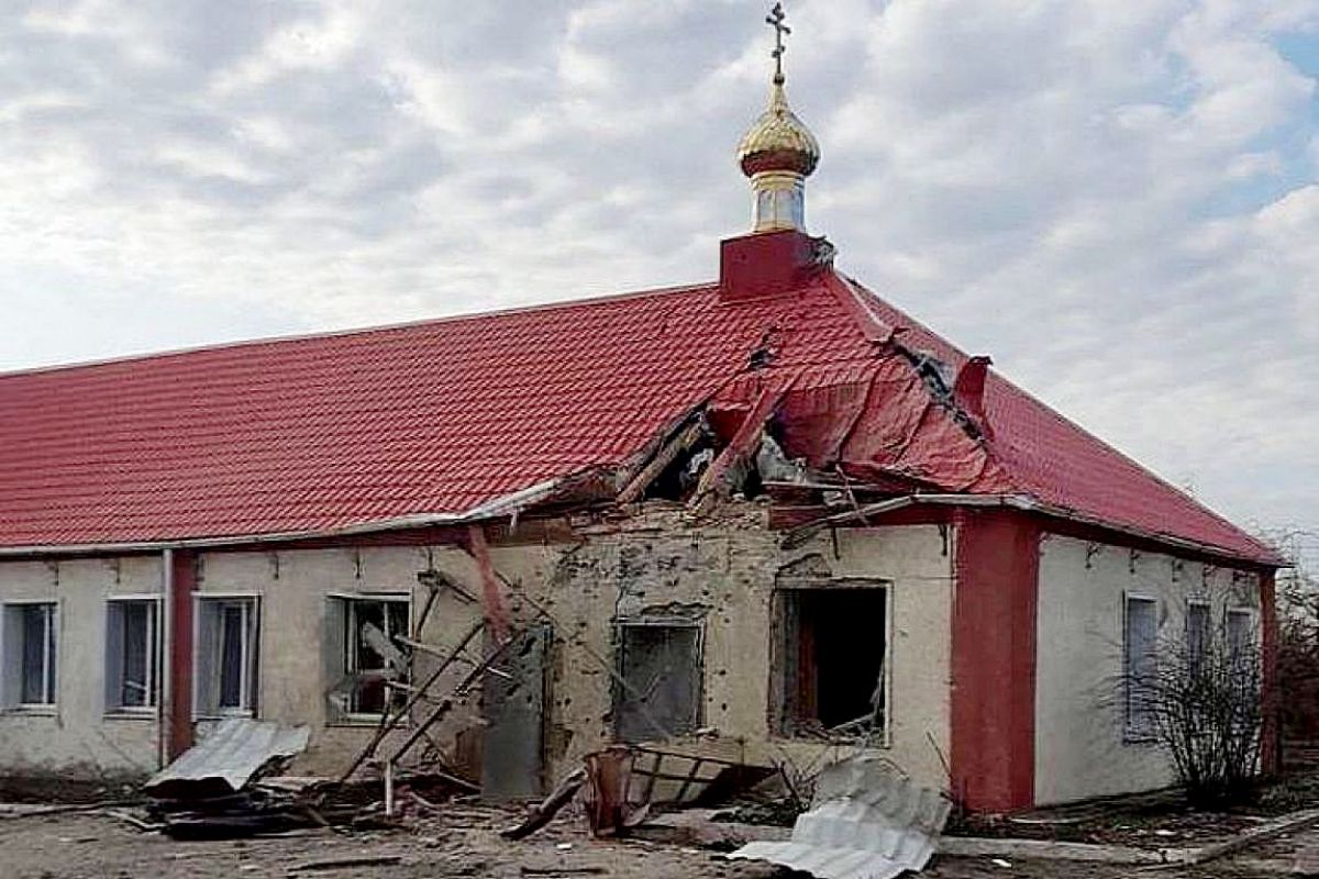 <p>Последствия одного из обстрелов</p>