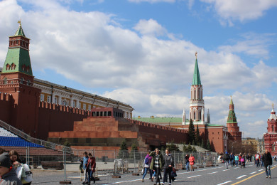 «Никаких переговоров быть не может»: как власти отреагировали на атаку Кремля беспилотниками