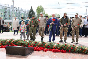 В Липецке возложили цветы к мемориалам погибшим в Великой Отечественной войне