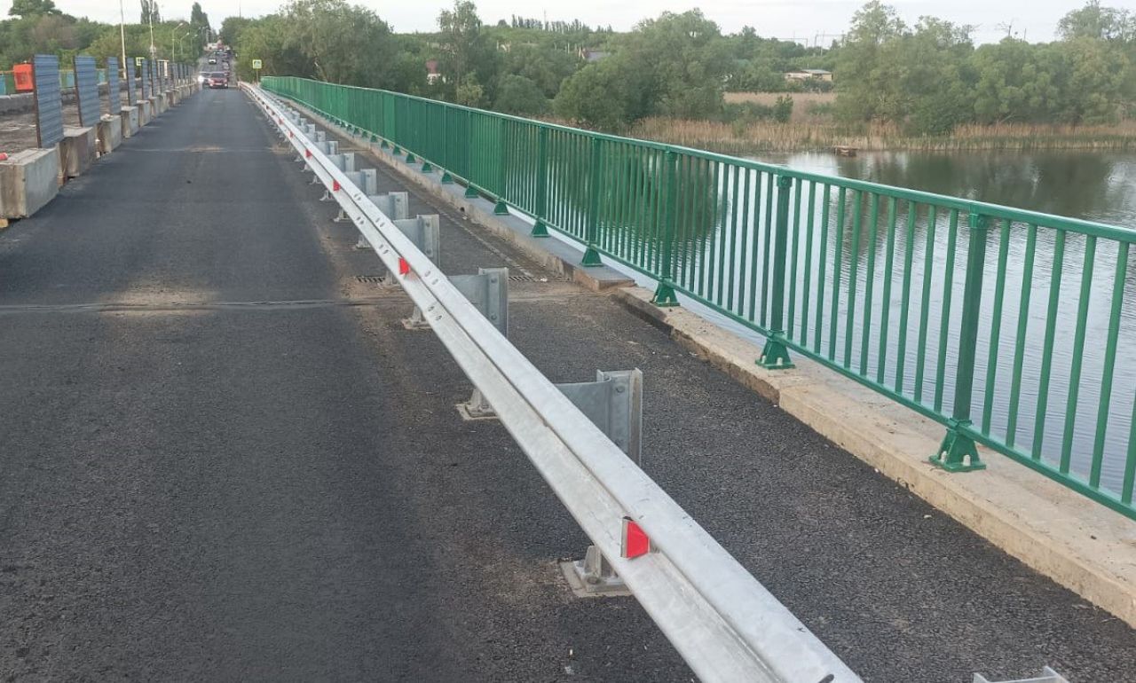 Завершился ремонт первой половины моста в Грязинском районе