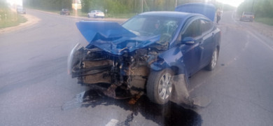 Водитель и пассажирка получили травмы в ДТП на трассе