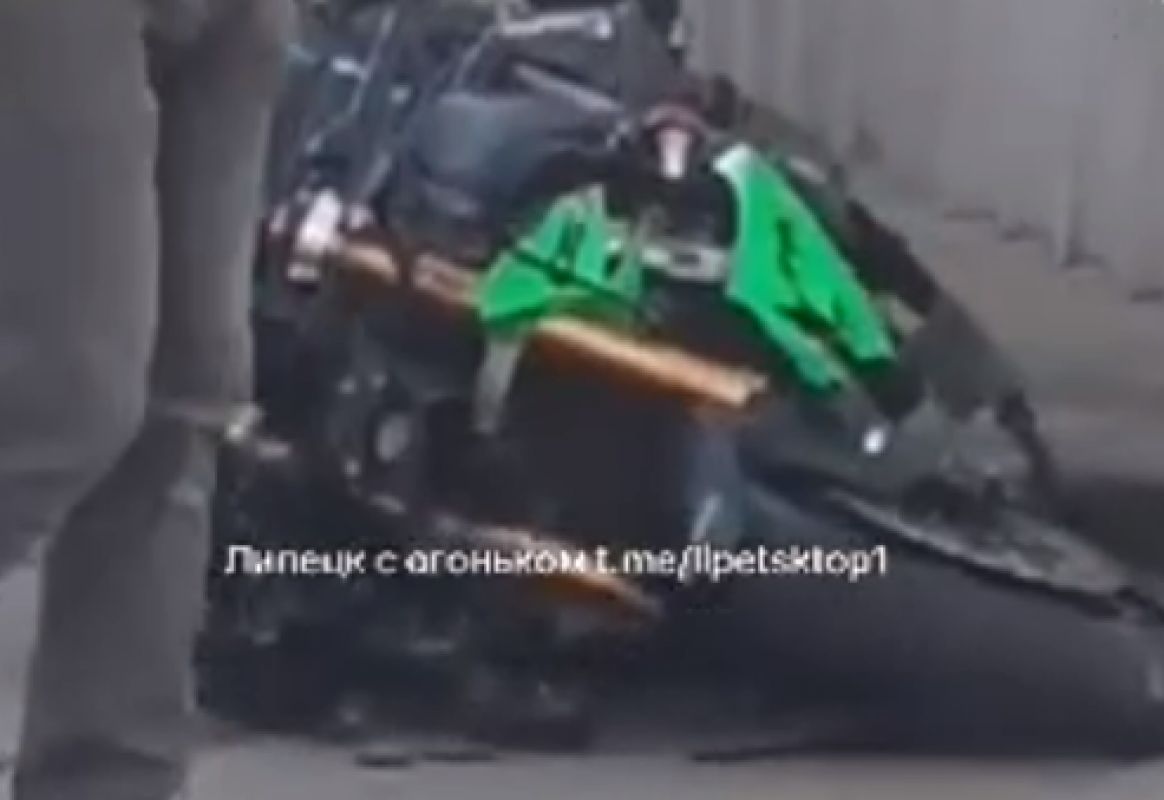 В сеть попало видео последствий ДТП с мотоциклистом в Липецке - Новости  Липецка