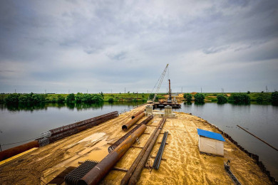 «Рассчитываем, что подрядчик выполнит проект раньше срока»: губернатор проверил строительство крупнейшего моста в Липецкой области
