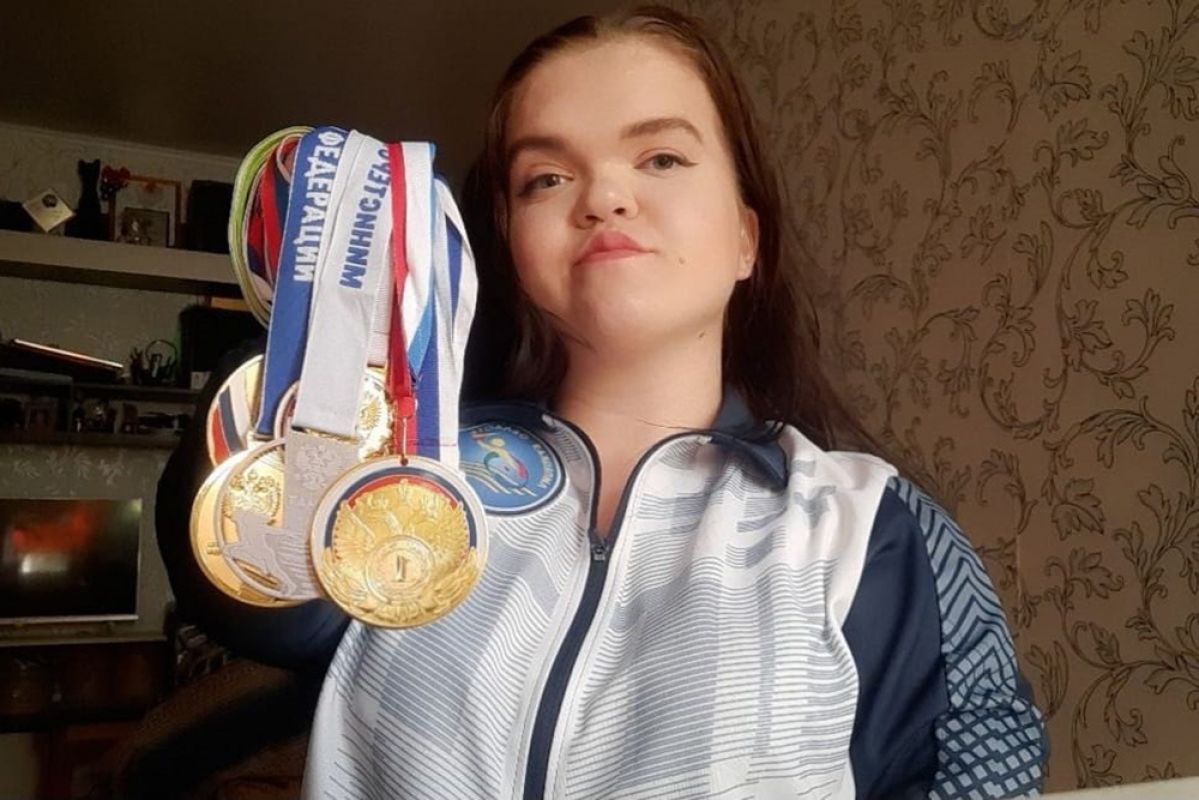 Чемпионка Юлия по биатлону серебряной медали 2021