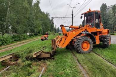 На улице Катукова начался ремонт трамвайных путей