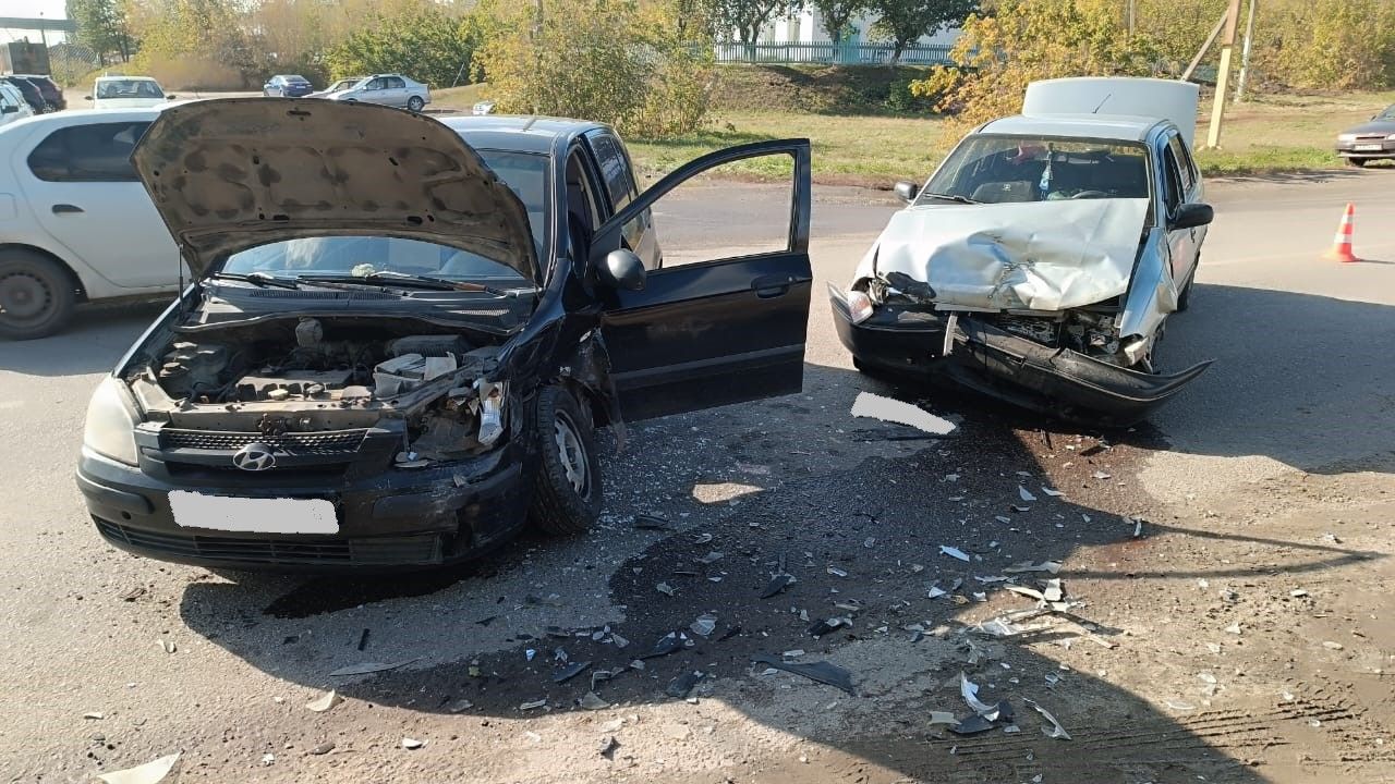 Женщину-водителя госпитализировали после ДТП в Грязях - Новости Липецка