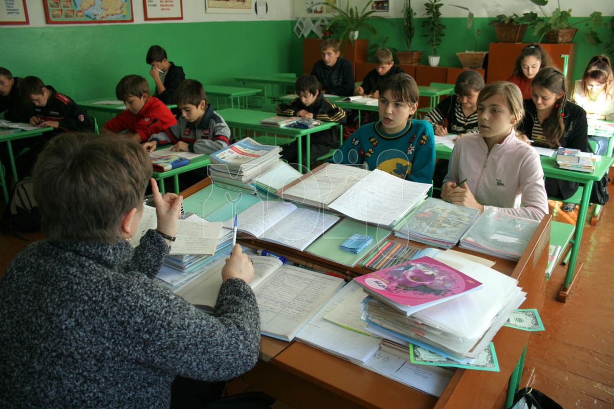 Учителям развяжут руки в&nbsp;борьбе с&nbsp;телефонами на уроках в школах