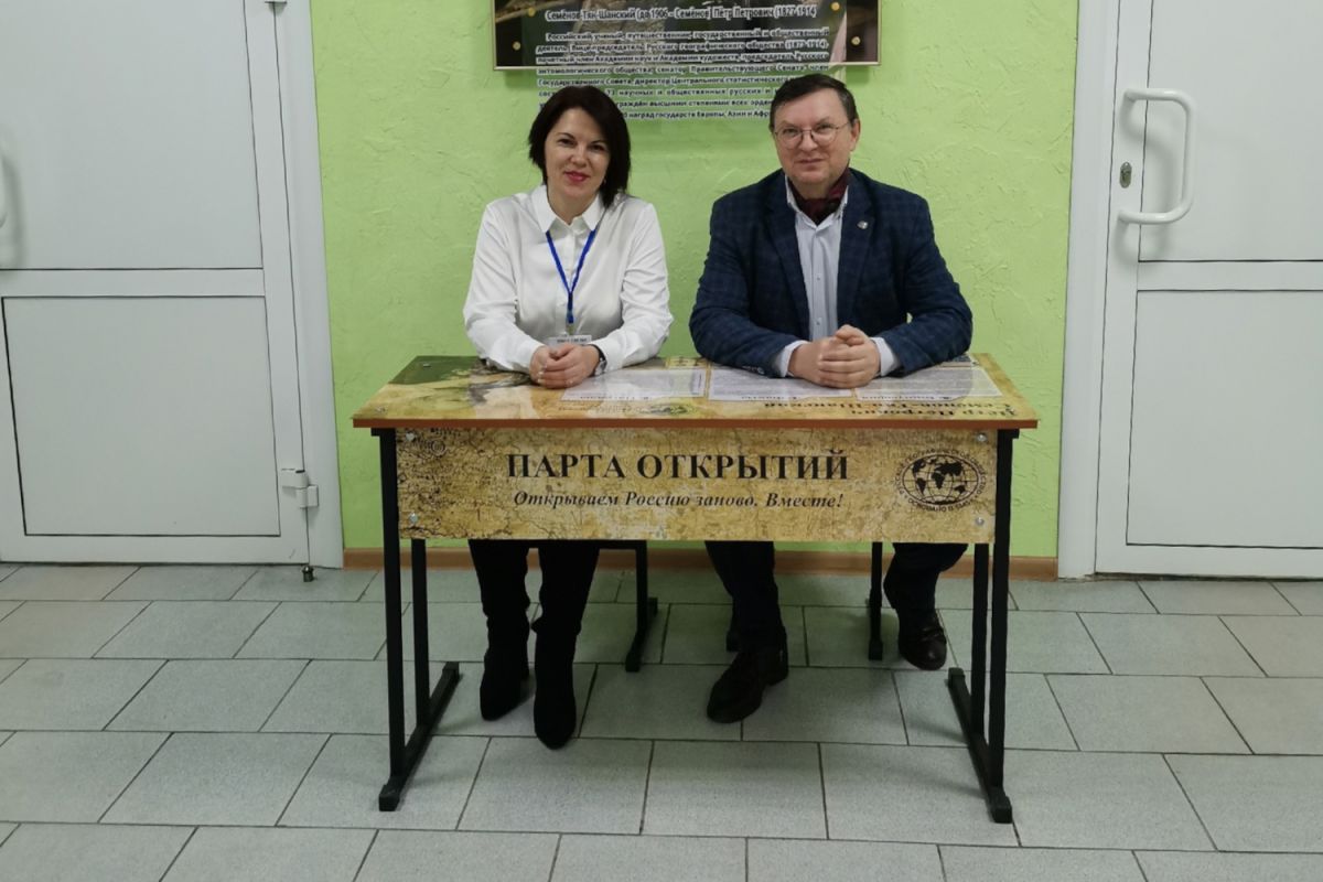 В Липецкой области появилась первая в стране парта для отличников