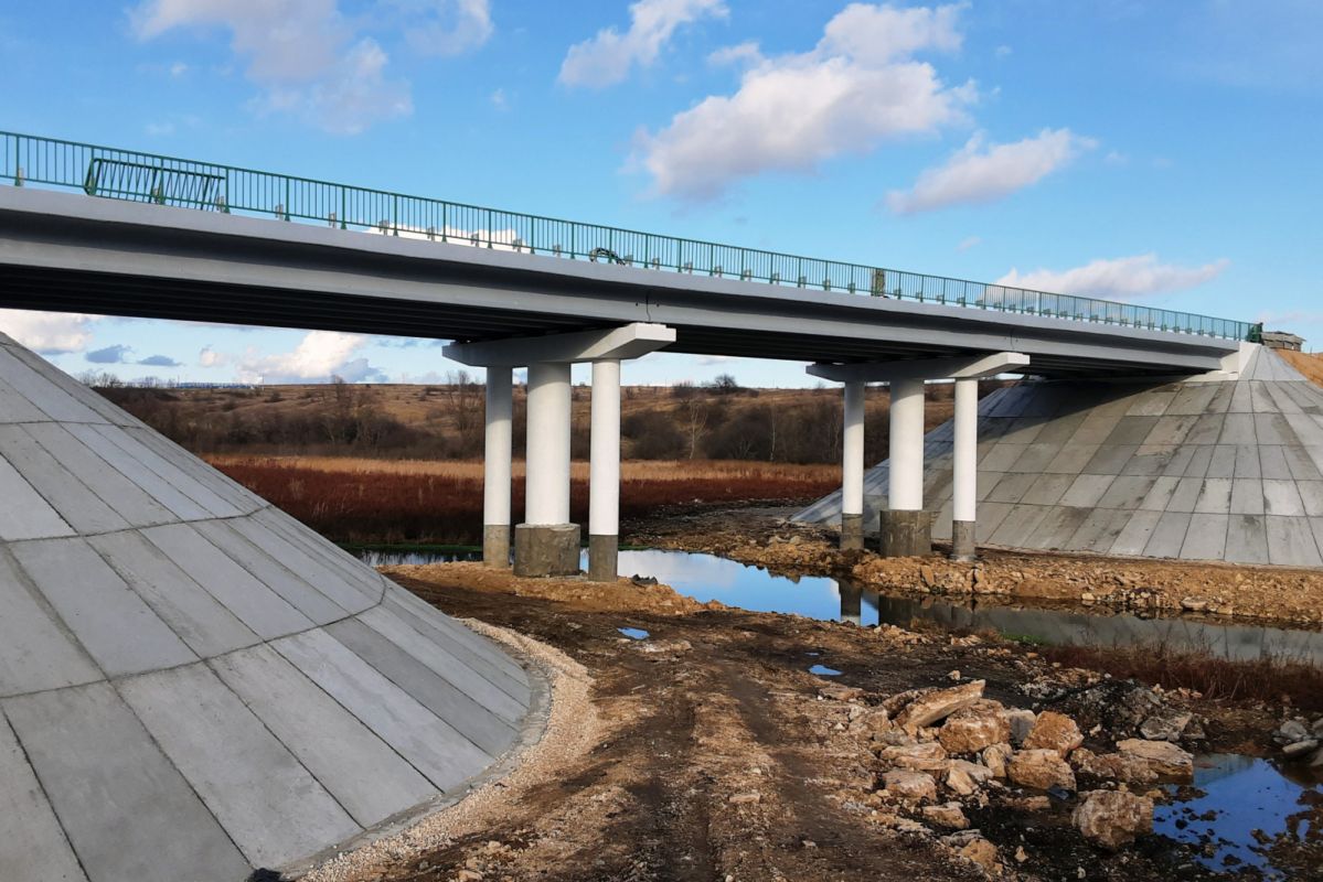 Мост в Становлянском районе готовятся открыть после капитального ремонта