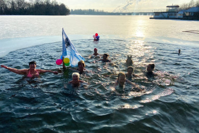 Сезон зимнего плавания открыли в Липецке 