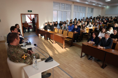 Депутаты Облсовета организовали «Диалог с Героем» для липецких студентов 