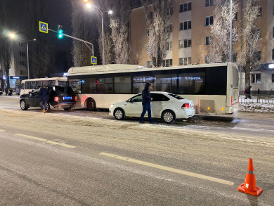 Массовое ДТП с двумя автобусами произошло в Липецке