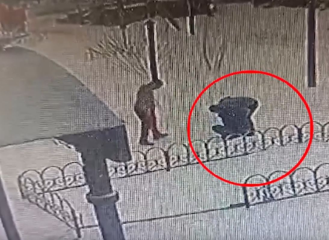 Липчане ограбили мужчину во дворе