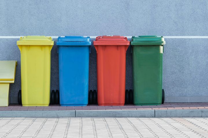 В Липецке уволят коммунальщиков, убиравших мусор пьяными