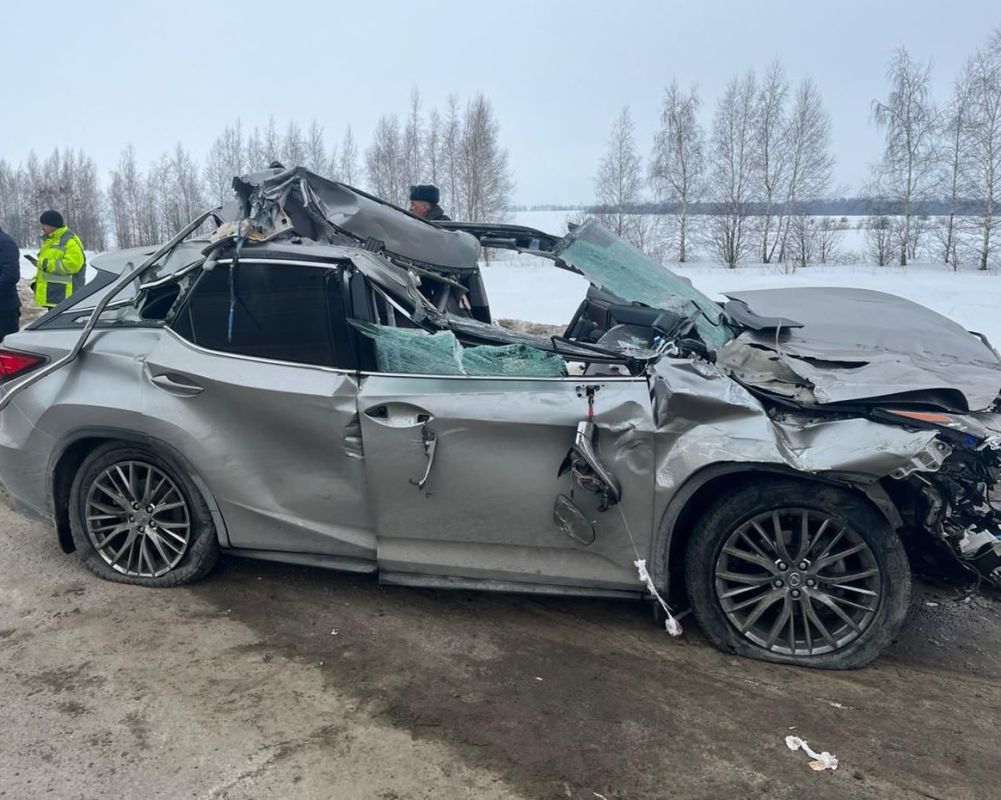 В аварии под Липецком «Газель» снесла крышу Lexus, отчего тот стал похож на  кабриолет - Новости Липецка