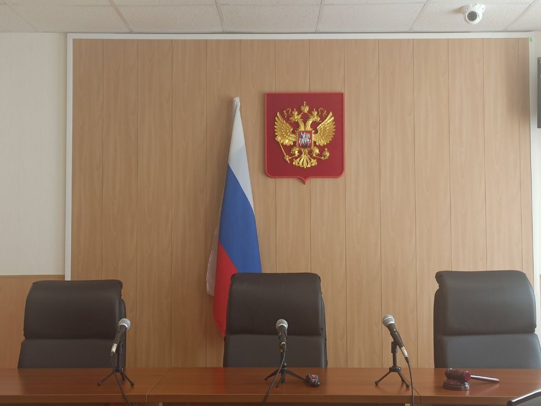 В Липецкой области идет суд над курьером, который наживался на чужом горе