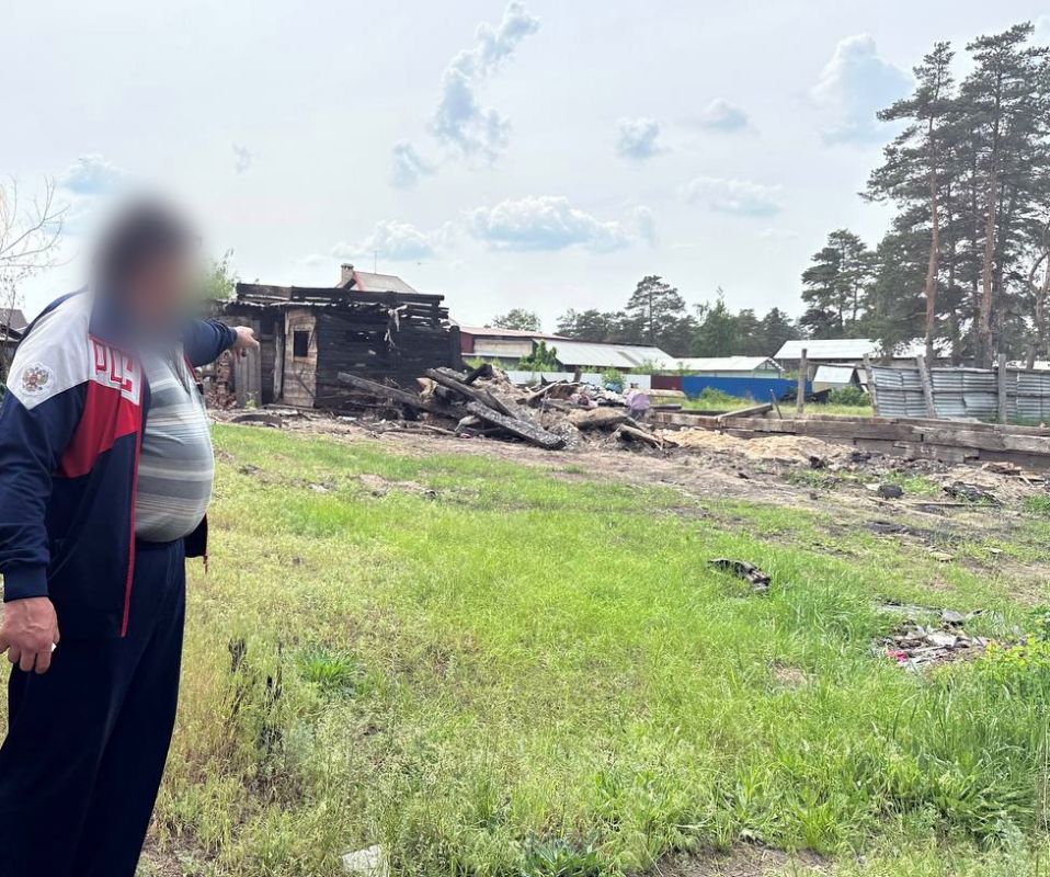 Липчанин ночью пробрался к соседям, где мирно спали их дети, и сжег дом дотла