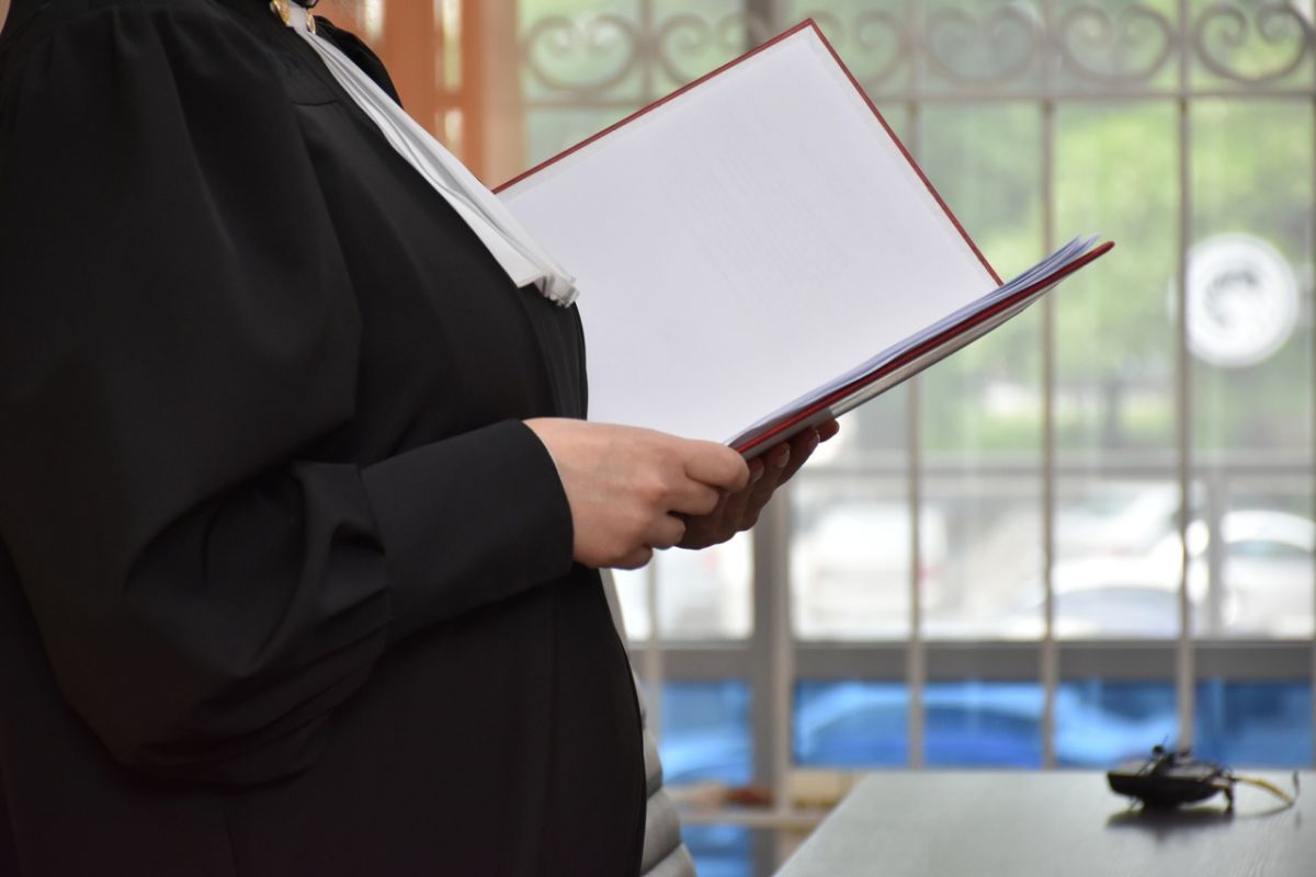 Сотрудница транспортной компании получила 4 года тюрьмы за хищение 100 тонн металла у НЛМК