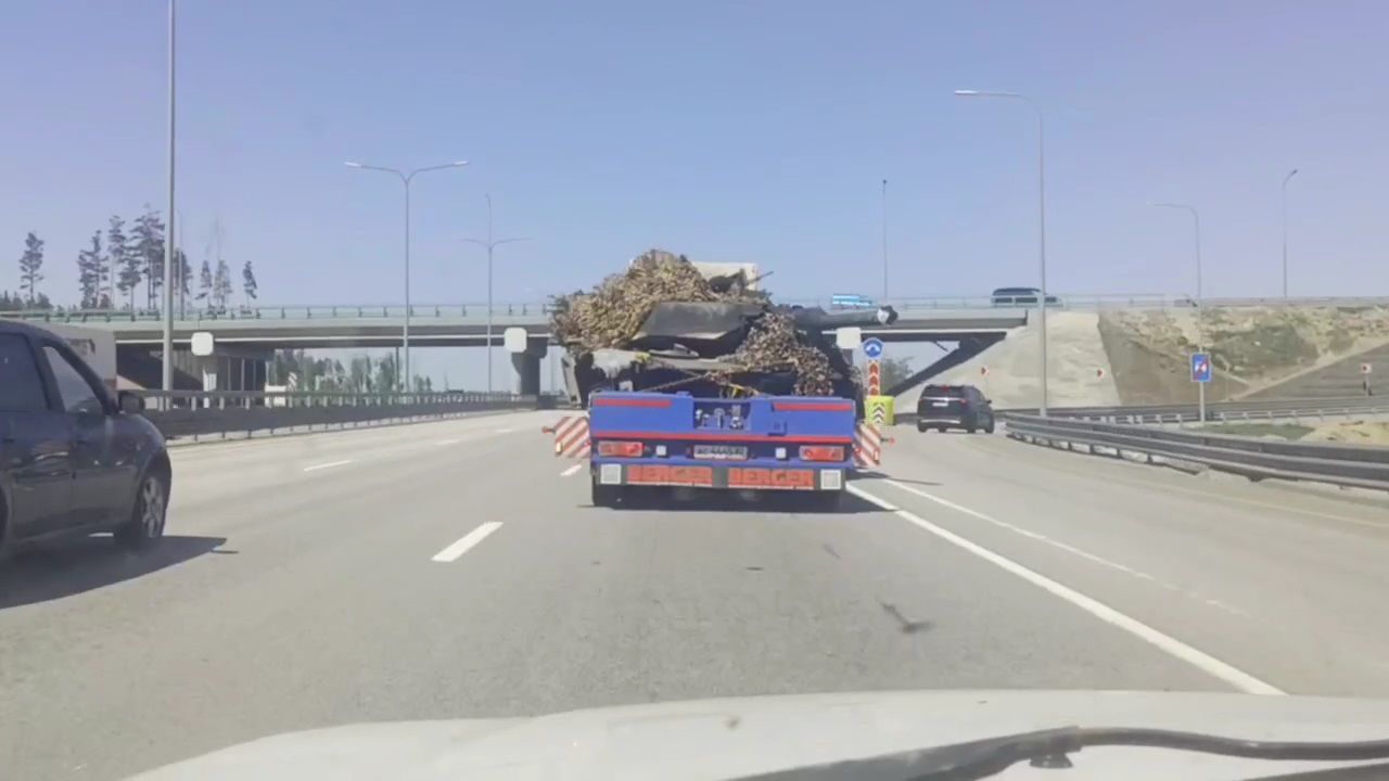 Танк Abrams заметили на трассе под Ельцом