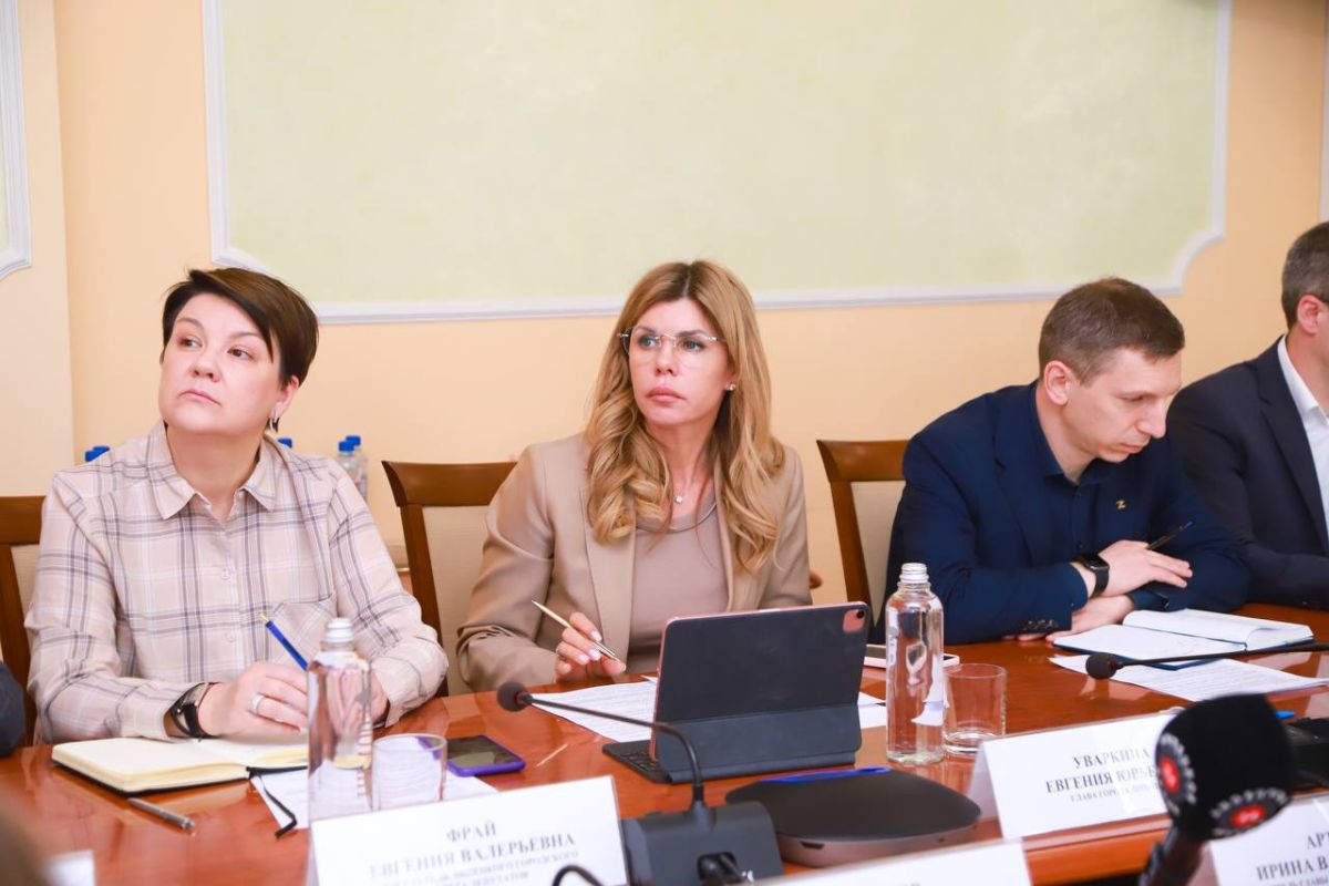 Мэр Липецка Евгения Уваркина готова платить своему новому заму 1,5 млн рублей