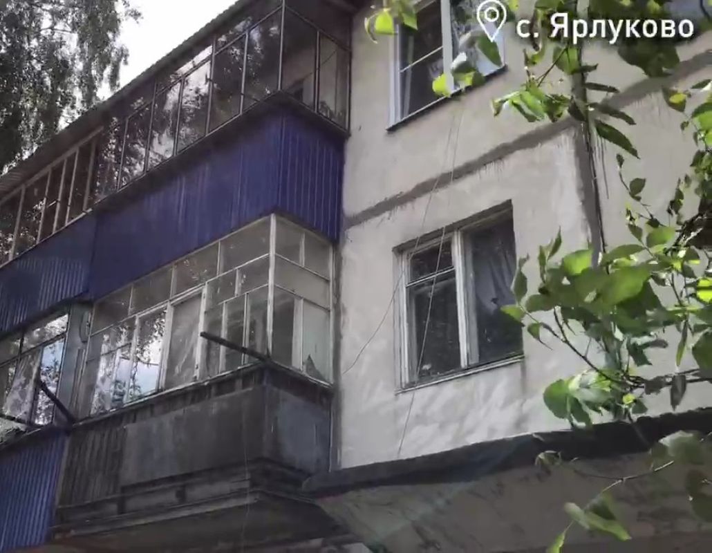 Под Липецком жители многоквартирного дома живут с дырявой крышей - Новости  Липецка