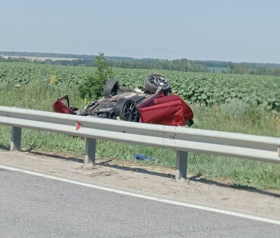 Загадочная авария произошла под Липецком – авто улетело в кювет, но водителя нигде не видно