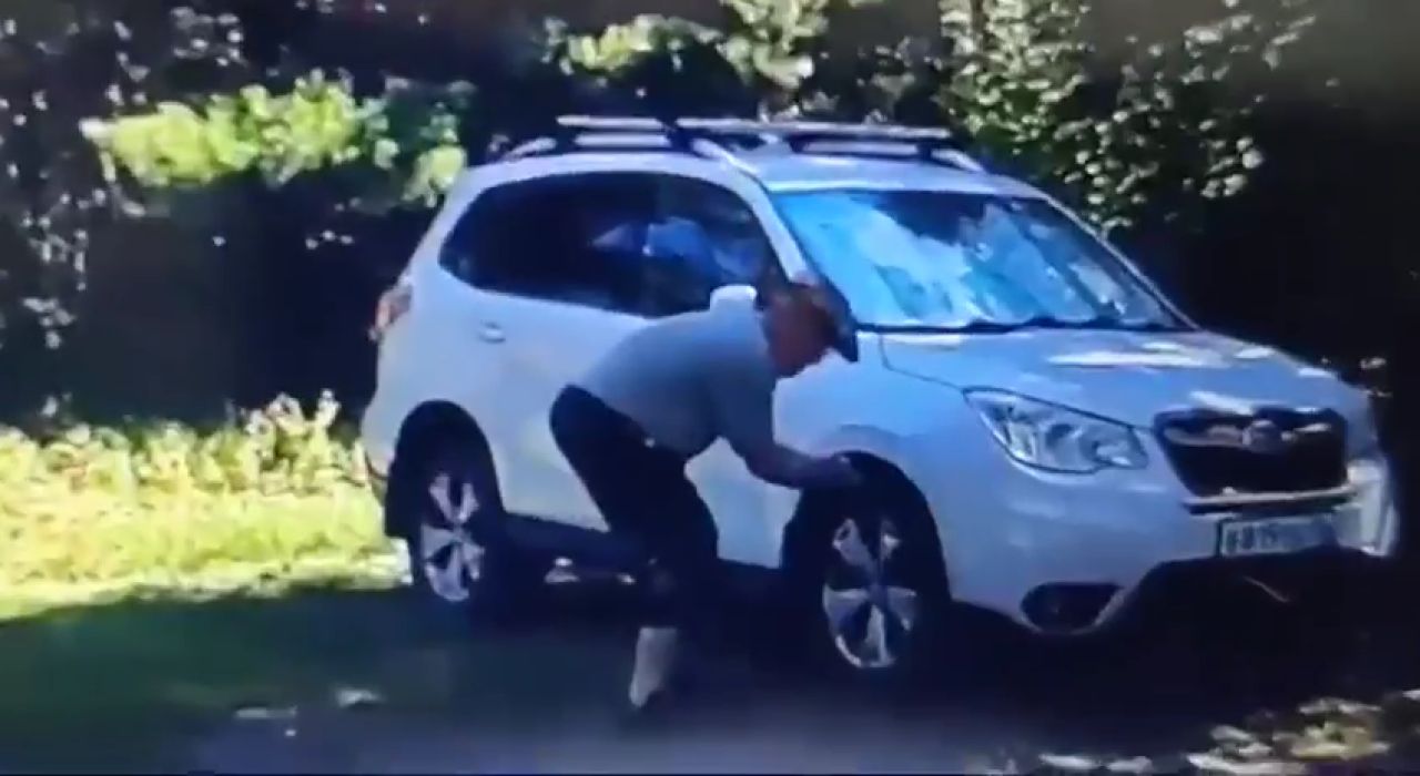 Пенсионер прокалывает шины автомобилей отдыхающих на пляже под Липецком