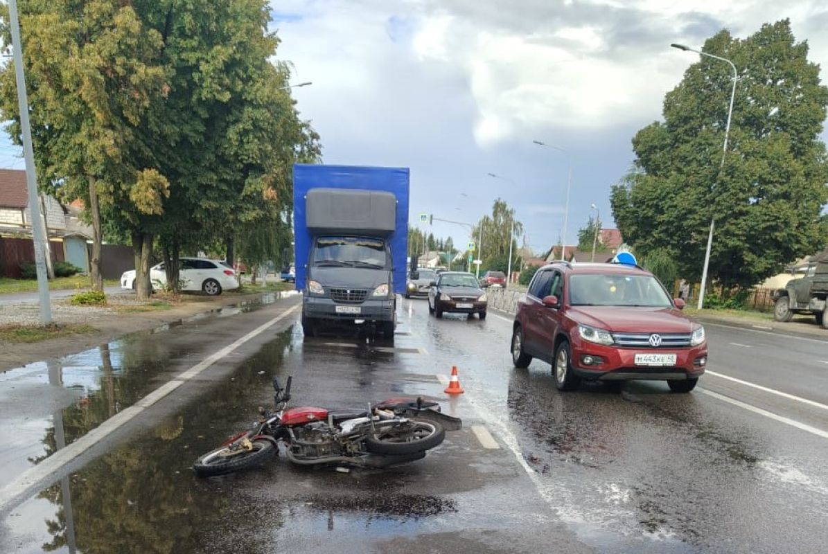 В Липецке перевернулся молодой человек на мотоцикле