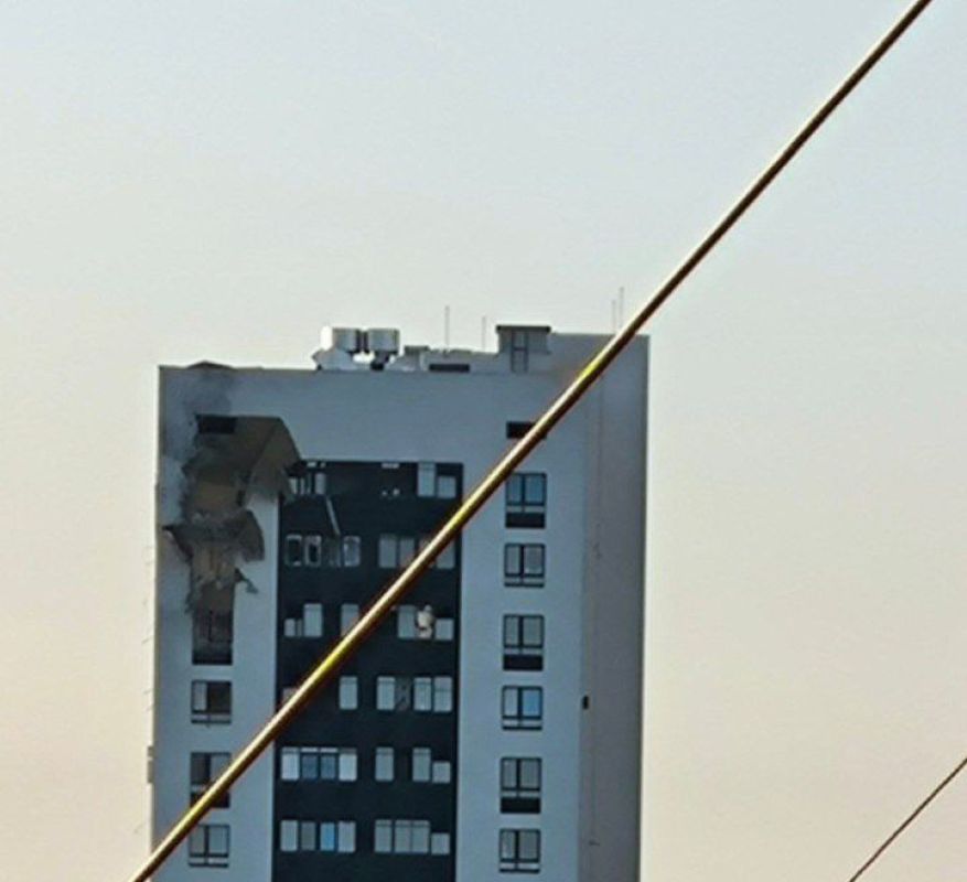 Украинский беспилотник повредил воронежскую многоэтажку