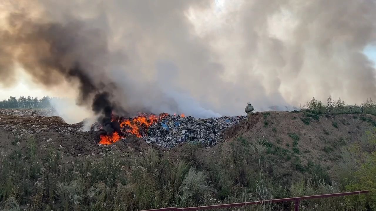 Хлевенский мусорный полигон горит в очередной раз