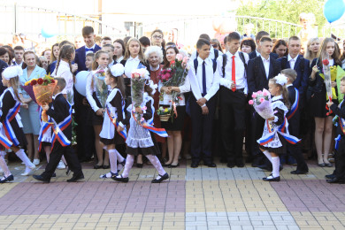 Депутаты предложили ввести ежегодные выплаты семьям школьников и студентов