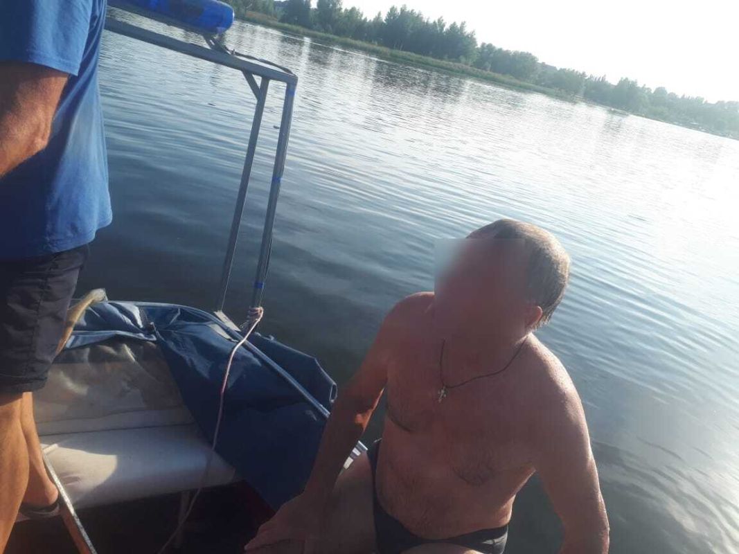 Пенсионер перевернулся на моторной лодке в Грязинском районе