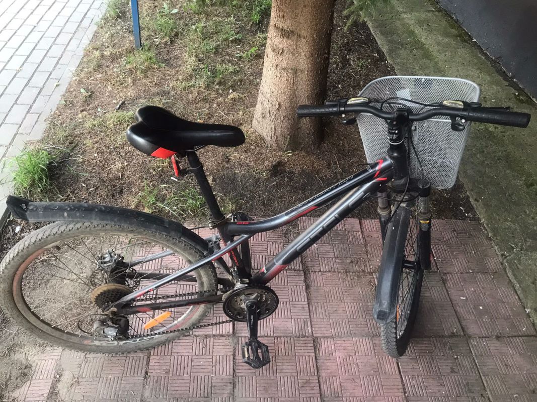 В Липецкой области мужчина угнал чужой велосипед и оставил на месте преступления сумку с уликами