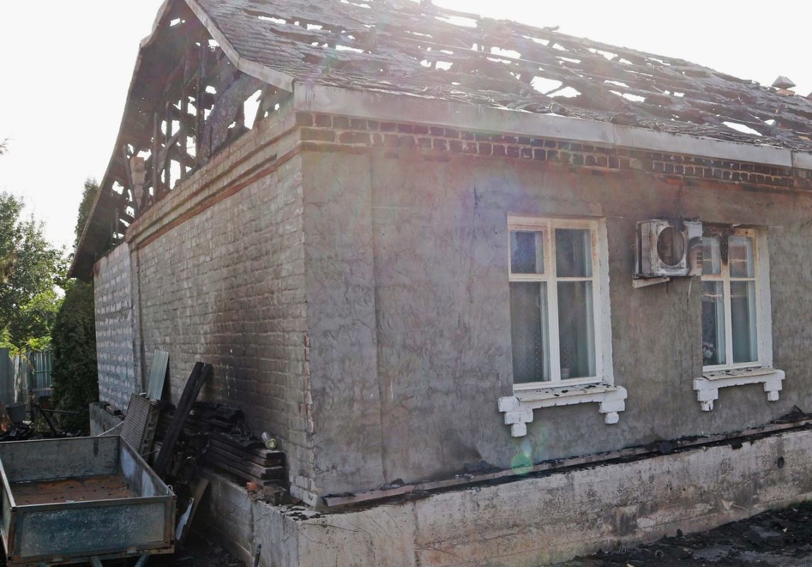 Под Липецком мужчина облил соседский дом бензином и поджег его