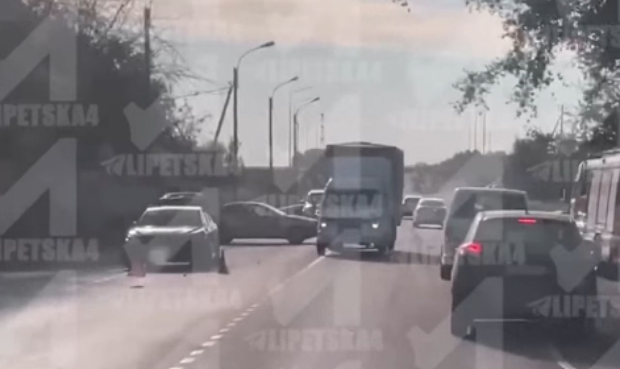 В Липецке серьезное ДТП парализовало Грязинское шоссе