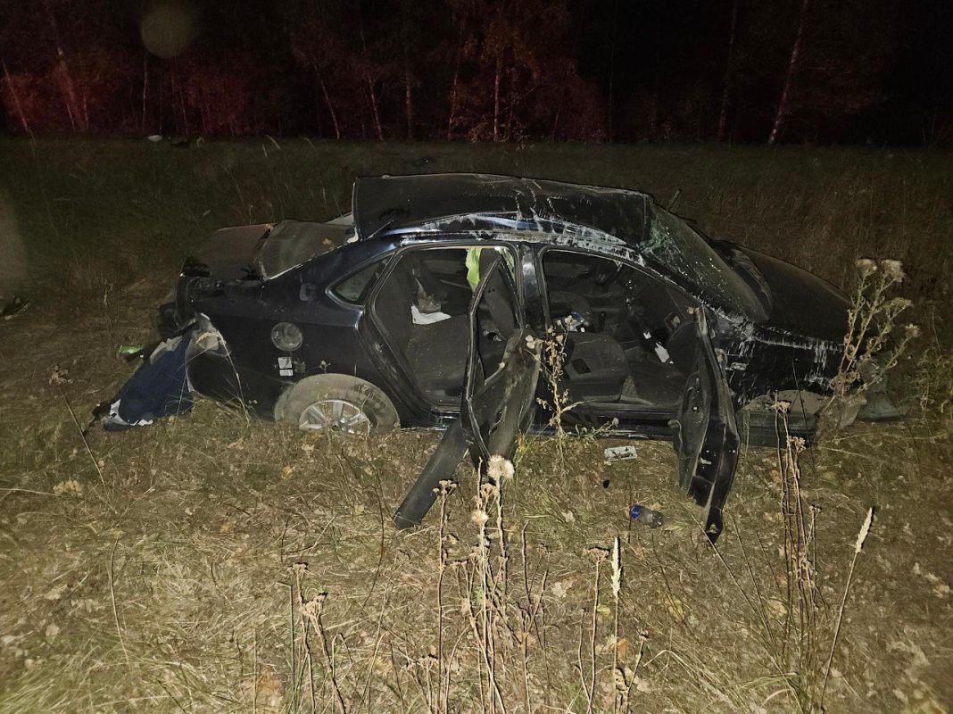 В Липецкой области два человека погибли в аварии с переворотом
