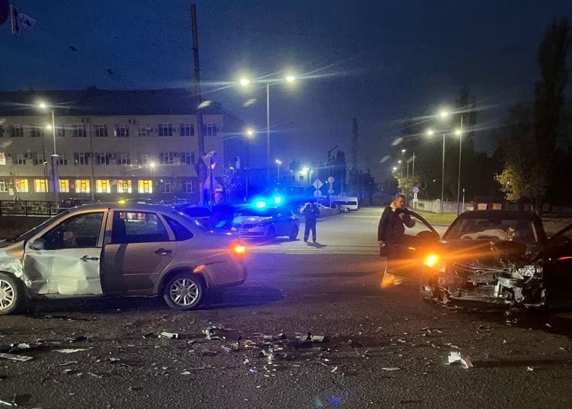 В Липецке девушки пострадали в столкновении двух машин