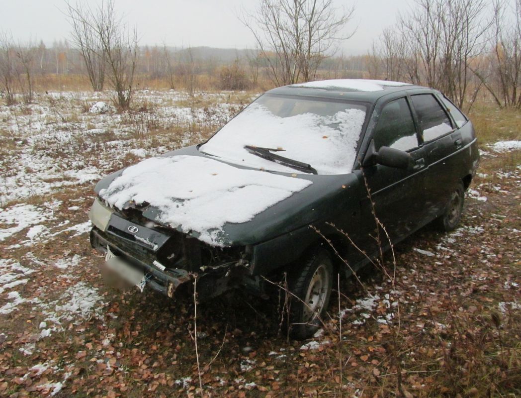 В Ельце двое парней угнали машину и потеряли ее